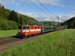 Die Re 4/4 11109 mit einem IR am 10.05.2013 unterwegs bei Tecknau.