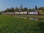 Am Thurkanal in Bürglen (TG) ist Re 420 315-5 mit den Schiebewandwagen am 03.10.2014 unterwegs in Richtung Romanshorn