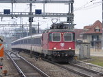 SBB - Lok Re 4/4 11303 mit Reservezug unterwegs vor der Haltestelle Bern-Wankdorf am 25.03.2016