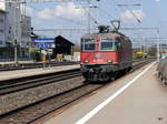 SBB - Re 4/4 420 277-6 bei der durchfahrt im Bahnhof von Herzogenbuchsee am 28.03.2017