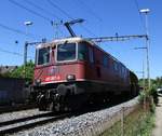 Nicht gerade die beste Fotostelle... Ein Zufalls-Schnappschuss als ich neue Fotostellen in Bülach suchte und ein Güterzug mit der SBB Re 420 287-5 an der Front den Bahnhof Bülach durchfuhr. Freitag, 26. Mai 2017