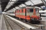 IR2270 mit der ex SwissExpress Re 4/4 II 11109 nach Basel SBB in Zürich HB. (31.08.2017)