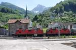 SBB Elektrolokomotive Nr. 11271 und Nr. 11353 = Baureihe Re 4/4II bzw. Re 420 am 07.06.2012 im Bahnhof Mühlehorn am Walensee - Güterzug