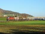 Sissach - 31.10.17 : Re 4/4 II 11232 mit einem Gemichten.