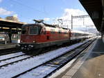 SBB - Re 4/4 11197 mit Extrazug im Bahnhof Biel am 09.12.2017