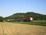 Die SBB Re 4/4 II Nr. 11154 unterwegs am 6. Mai 2018 mit einem Extrazug zwischen Embrach-Rorbas und Pfungen.

Liebe Grüsse an den Lokführer zurück!
