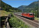 Die SBB Re 4/4 II 11125 fährt mit einem  Gotthard IR bei Rodi Fiesso Richtung Locarno.
24. Juni 2015