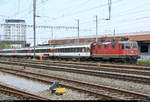 Re 4/4 II 11304 (420 304-8) SBB als IR 1969 (IR 36) von Basel SBB (CH) nach Zürich HB (CH) durchfährt den Bahnhof Pratteln (CH).