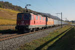 ZUCKERRÜBENKAMPAGNE AARBERG 2018
Doppeltraktion Re 420 mit Leermaterialzug bei Cressier auf der Fahrt nach Saint-Triphon am 22. Oktober 2018.
Foto: Walter Ruetsch 