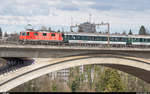 Re 4/4 II 11131 mit Leermaterialzug als Zufuhr für einen Fussballextrazug von Bern nach Basel am 17. März 2019 auf dem Lorraineviadukt in Bern.