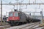 Re 420 246-1 durchfährt den Bahnhof Pratteln. Die Aufnahme stammt vom 08.04.2019.