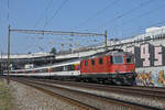 Re 4/4 II 11154 fährt Richtung Bahnhof Muttenz. Die Aufnahme stammt vom 24.03.2019.