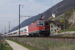 SEELINIE IM SEELAND.
Impressionen der einspurigen Strecke bei Ligerz vom 31. März 2017.
Re 4/4 11143 oder auch kleine BOBO genannt mit ICE IV.
Foto: Walter Ruetsch