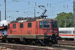 Re 420 284-2 durchfährt den badischen Bahnhof. Die Aufnahme stammt vom 04.07.2019.