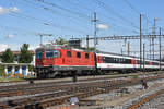 Re 4/4 II 11144 durchfährt den Bahnhof Pratteln. Die Aufnahme stammt vom 07.09.2019.