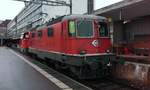 Diese Lok war ursprünglich mal orange - steingrau gespritzt und zog die legendären  Swiss Express  Züge von St.