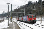 Lokzug bei Roggwil-Wynau bestehend aus Re 620 + Re 620 + Re 420.