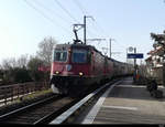 SBB - 420 248-7 + 420 ??? vor Güterzug bei der durchfahrt in Ligerz am 26.02.2021