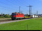 SBB - 420 147 mit Güterzug unterwegs nach Bern bei Lyssach am 02.09.2022