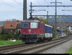 SBB - Nachschuss der 420 198 mit St 50 85 89-33 900 unterwegs bei Lyssach am 25.10.2022