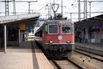 SINGEN (Hohentwiel), 19.09.2021, SBB-E-Lok 11302 vor IC 483 über Schaffhausen nach Zürich HB