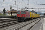 Re 420 111-7 durchfährt am 27.02.2023 den Bahnhof Rupperswil.