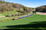 Am 18.04.2022 ist SBB Re 420 303 unterwegs mit dem zweiten umgelieteten Nachtzug und konnte hier bei Rafz aufgenommen werden