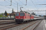 Doppeltraktion, mit den Re 4/4 II 11191 und 11199 durchfährt am 21.09.2023 den Bahnhof Rupperswil.