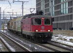 SBB - Re 4/4  420 331 mit Güterzug bei der durchfahrt in Bern Wankdorf am 22.01.2024