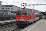 Re 420 349-3 durchfährt am 08.02.2024 den Bahnhof Pratteln.