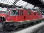 SBB - Re 4/4  11217 im Hauptbahnhof von Zrich am 04.01.2008