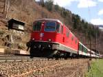 Re 4/4 II 11128 mit IR bei Faido am 26.03.2008