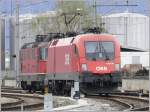 Nur die Farbe ist ihnen gemeinsam. 1116 179-1 und Re 4/4  in Buchs SG. (09.04.2008)