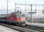 SBB - Re 4/4 11122 mit Schnellzug unterwegs von St.Gallen nach Chur via Buchs/SG am 13.04.2008