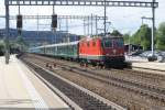 Re 4/4 II 11115 fhrt am 21.7.08 mit dem IR 2483 in Liestal ein.