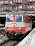Die Crmeschnitte 11108 durchfhrt am 04.08.08 den Bahnhof Basel SBB.
