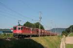 Re 4/4  11340 und 11281 ziehen einen Kieszug bei Eglisau in Richtung Koblenz/CH.