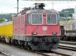 SBB - Re 4/4 11180 im SBB Gterbahnhof von Biel/Bienne am 19.06.2010