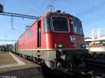 Re 4/4'' 11193 am 4.11.2010 in Frick mit dem IR 1962 nach Basel SBB. Der IR 1962 besteht in der Regel aus 2 Kompositionen mit SBB-EC Wagen und einem SNCB 2. Klasswagen. Die eine Komposition fiel aber aus, wodurch man auf die unverpendelte Dispo-Komp. (2x A EW2, 1x A EW4, 5 Bx EW2) zurckgriff, was dem Zug eine stattliche Lnge von ber 300m bescherte.