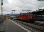 Die Re 4/4'' 11193 erreicht am 20.7.2012 Wattwil mit einem Voralpen-Express aus Luzern. Aufgrund der Bauarbeiten zwischen Liechtensteig und Herisau endet dieser Zug in Wattwil, und wird eine halbe Stunde spter als S4 nach Uznach fahren.