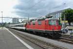 Seit der Eröffnung der Durchmesserlinie in Zürich verkehren die HVZ IR Luzern-Zürich-Luzern als erste Züge des Fernverkehrs in den Bahnhof Zürich Löwenstrasse. Da im neuen Bahnhof nicht rangiert und gekuppelt werden darf, müssen diese Zusatzzüge mit je einer Re 4/4 II vorne und hinten geführt werden. Tagsüber werden die beiden Züge in Zürich Wollishofen abgestellt. IR 3508/3535: Re 4/4 II 11164, Apm61 Refit, 2 A EWIV, 6 B(pm51) und Re 4/4 II 11145, 15.07.2014.