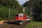 Re 4/4 11112 mit IR 2159 am 17.10.2014 bei Biaschina.