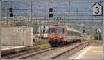 IC920 mit  Swiss-Express-Lok  11109 in Landquart. (25.08.2015)