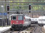 SBB - Re 4/4 11196 mit IR bei der einfahrt in den Bahnhof Olten am 16.04.2016