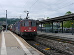 SBB - 420 347-7 mit 620 ??? vor Güterzug bei der Durchfahrt im Bahnhof Burgdorf am 05.06.2016