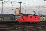 Am frühen Morgen des 30.07.2015 fuhr die Re 4/4 11248 von SBB Cargo als Lokzug über Gleis 1 durch Basel Bad Bf gen Rangierbahnhof Muttenz.