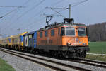 Re 420 320-4 mit Bauzug bei Bettenhausen auf der Fahrt in Richtung Bern am 27. März 2020.
Foto: Walter Ruetsch