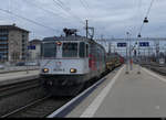 SBB - 420 254-5 mit Güterwagen bei der durchfahrt im Bahnhof Solothurn am 05.02.2021