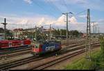 Re 4/4 II (421 392-2) der SBB Cargo rangiert im Bahnhof Singen(Hohentwiel).