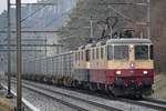 Rübenverkehr am 11.12.2020: Re 421 393-0 und 387-2 sind mit einem voll beladenen Zug bei Villnachern AG in Richtung Islikon unterwegs.